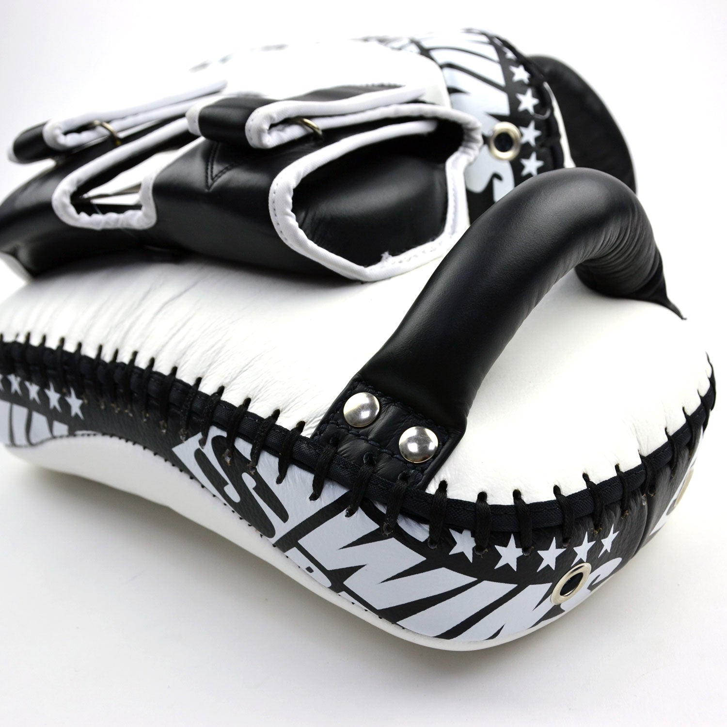 kpl12-twins-deluxe-curved-leather-kick-pads-white-black-4