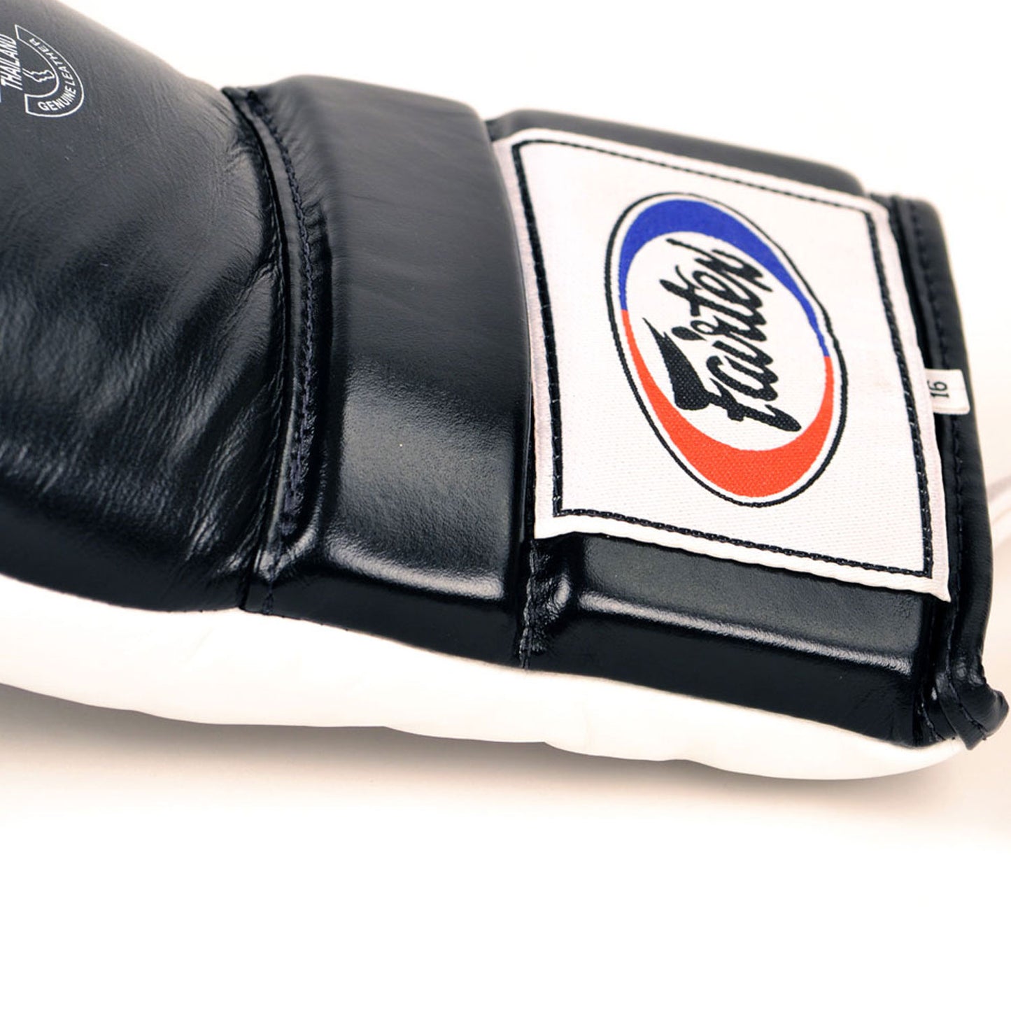 bgl3-fairtex-lace-up-sparring-boxing-gloves-black-white-3