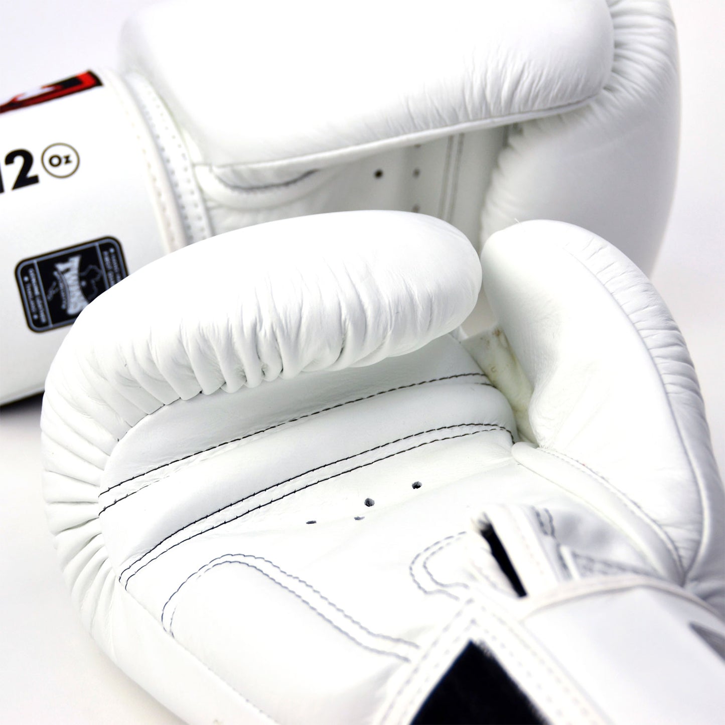 bgvl3-twins-velcro-boxing-gloves-white-2