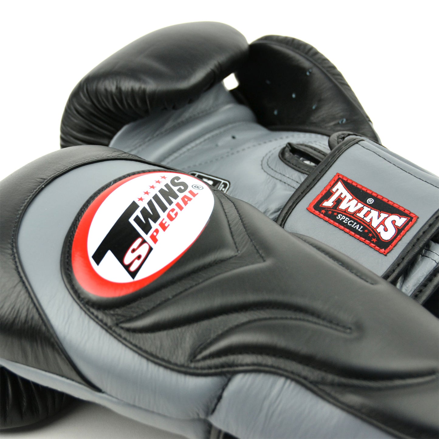 bgvl6-twins-long-cuff-boxing-gloves-black-grey-2