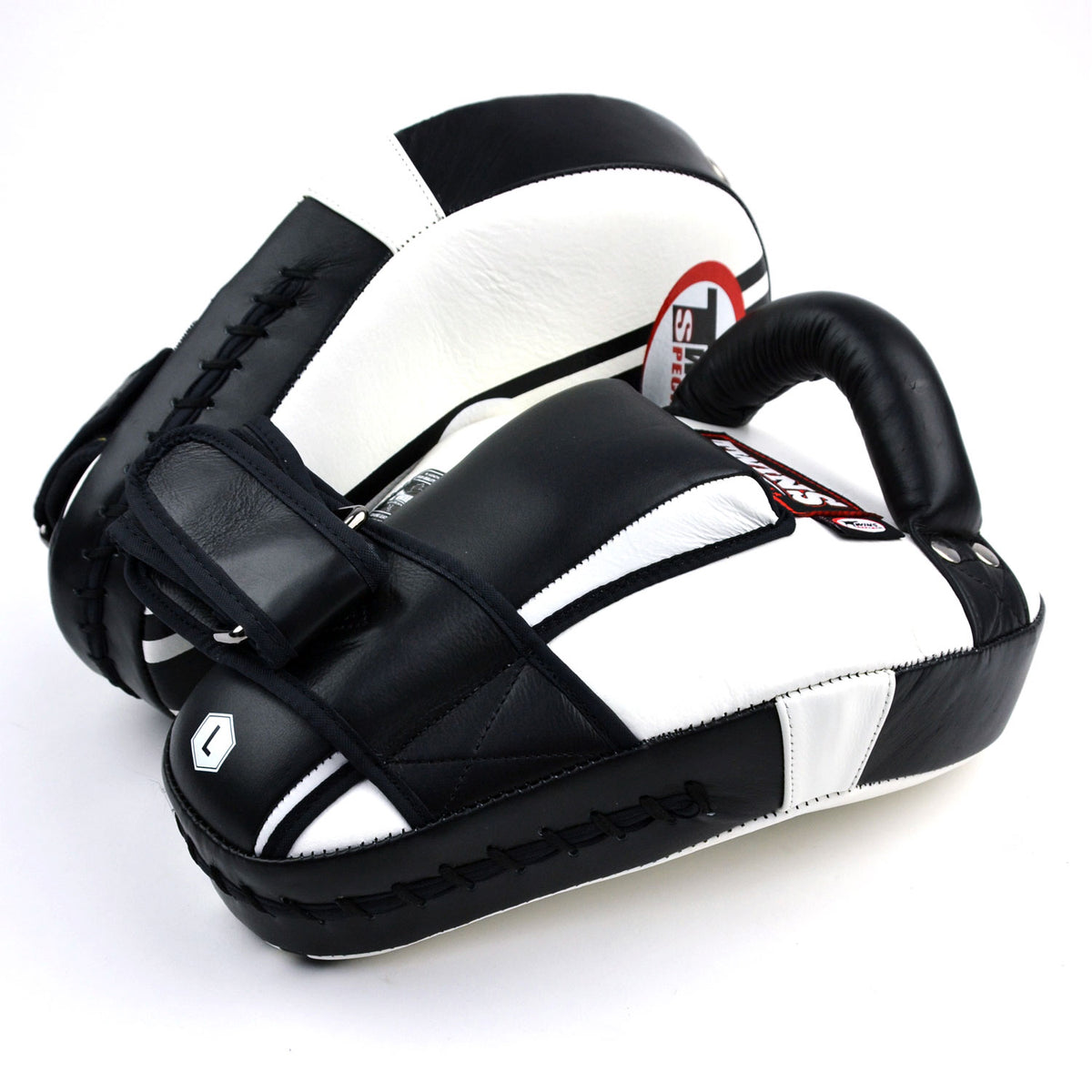 kpl11-twins-curved-leaf-shape-kick-pads-white-black-3